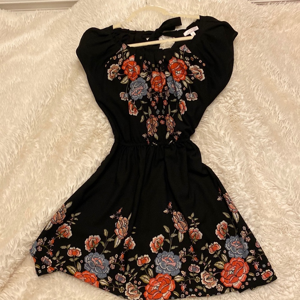 💛Lauren Conrad black dress with flowers